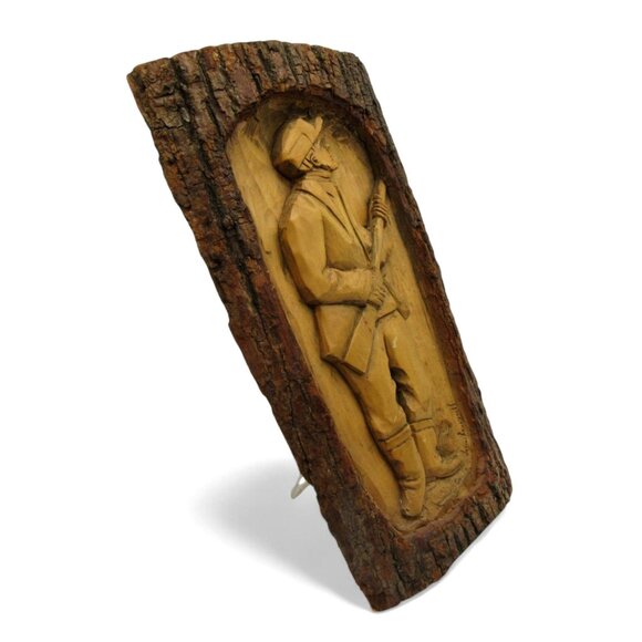 WOOD Carving with Tree Bark Wall Art Hunter Rifle Decor from Canada 14 inches - Picture 3 of 11